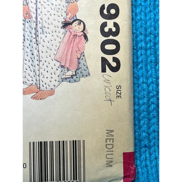 McCalls 9302 Sewing pattern nightgown Pajama robe cap size medium - Picture 2 of 5